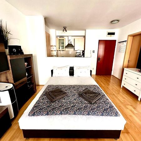 City Center Apartment With Balcony ブダペスト エクステリア 写真