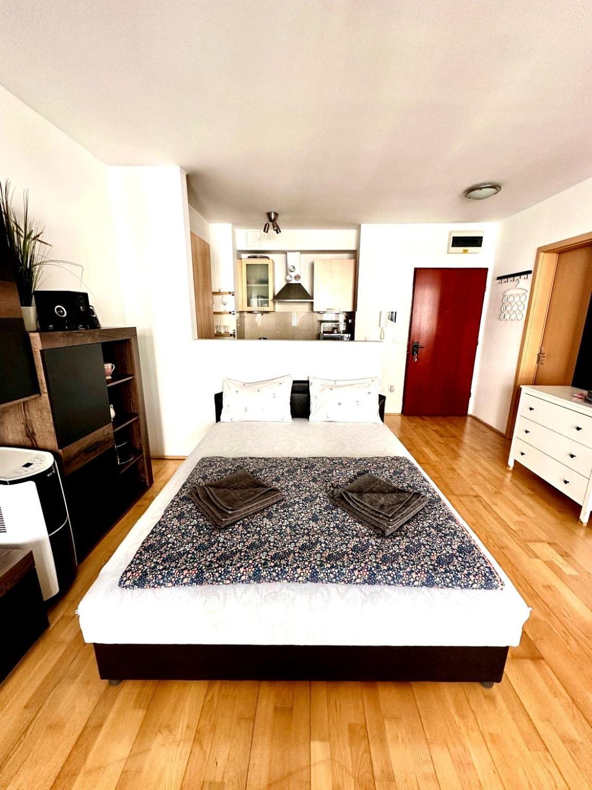 City Center Apartment With Balcony ブダペスト エクステリア 写真