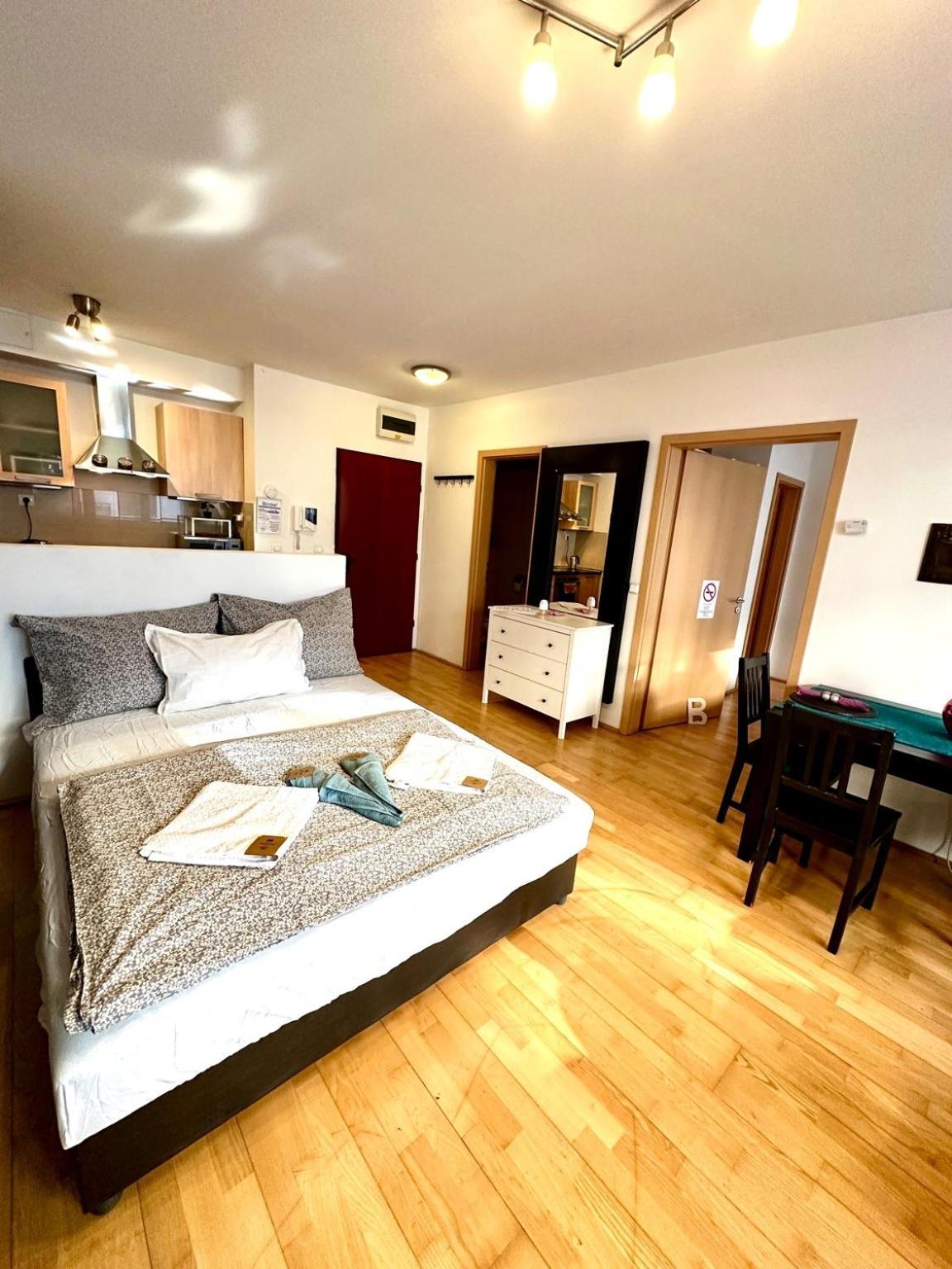 City Center Apartment With Balcony ブダペスト エクステリア 写真